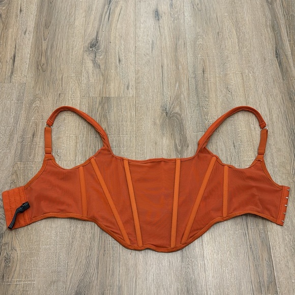 UO BURNT ORANGE CORSET CROP TOP - Picture 3 of 6